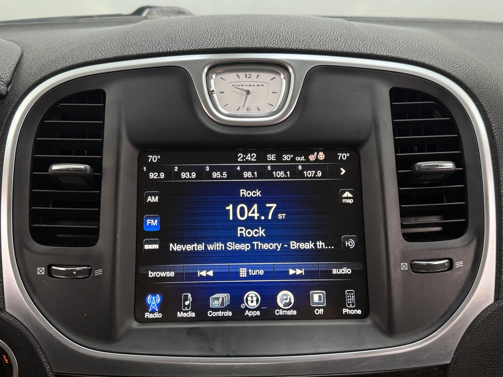 Thumbnail: 2016 Chrysler 300 - 3