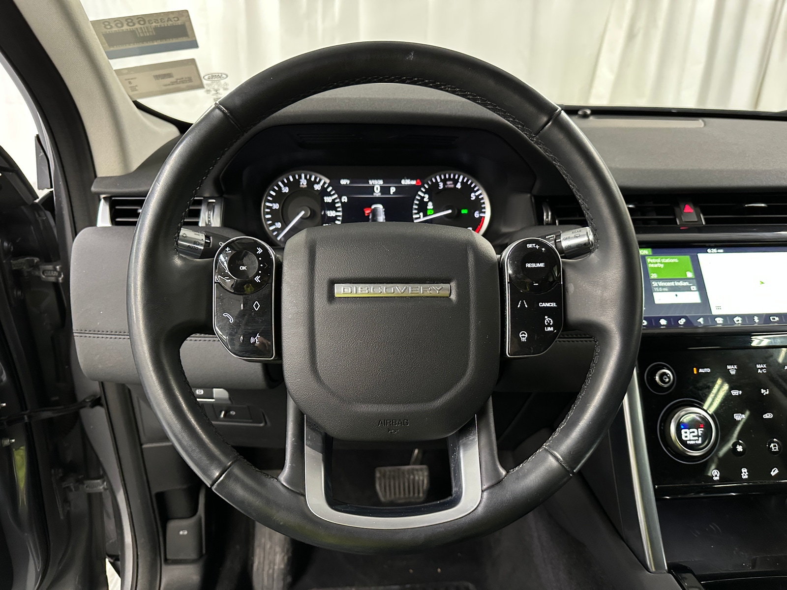 Thumbnail: 2020 Land Rover Discovery Sport - 4