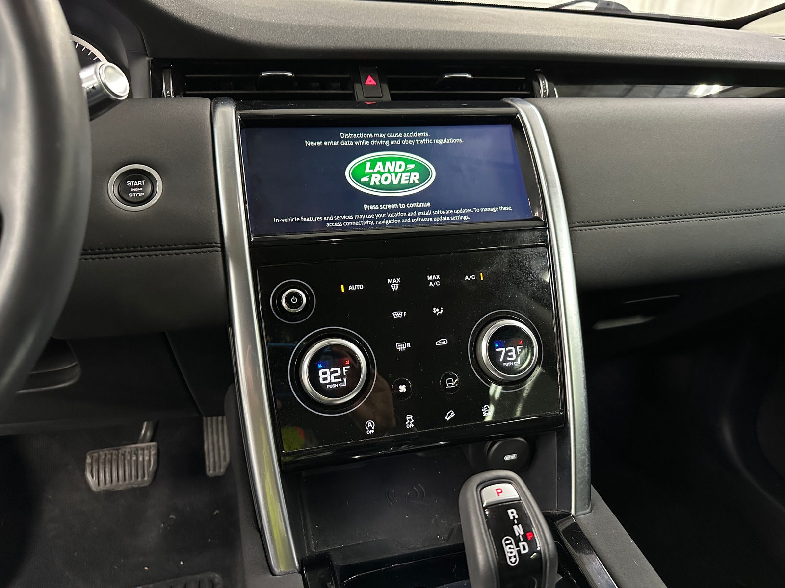 Thumbnail: 2020 Land Rover Discovery Sport - 3