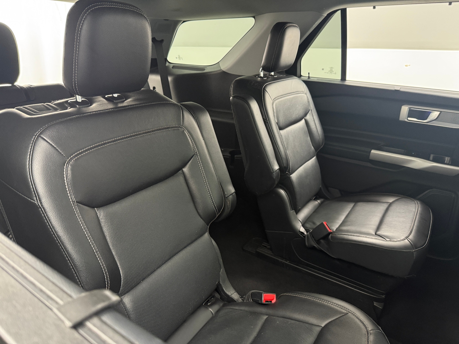 Thumbnail: 2022 Ford Explorer - 5