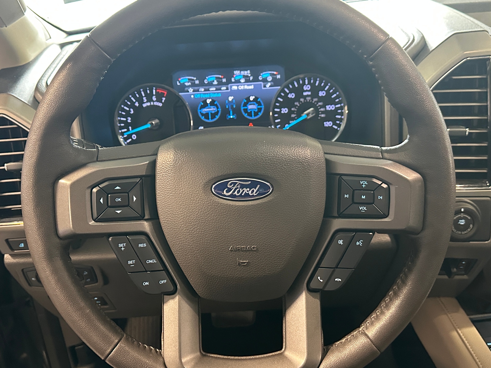 Thumbnail: 2019 Ford Expedition - 4