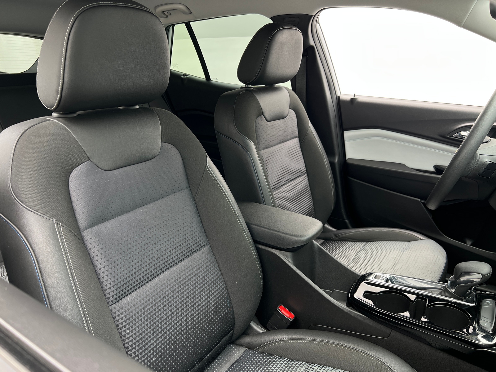 Thumbnail: 2025 Chevrolet Trax - 2