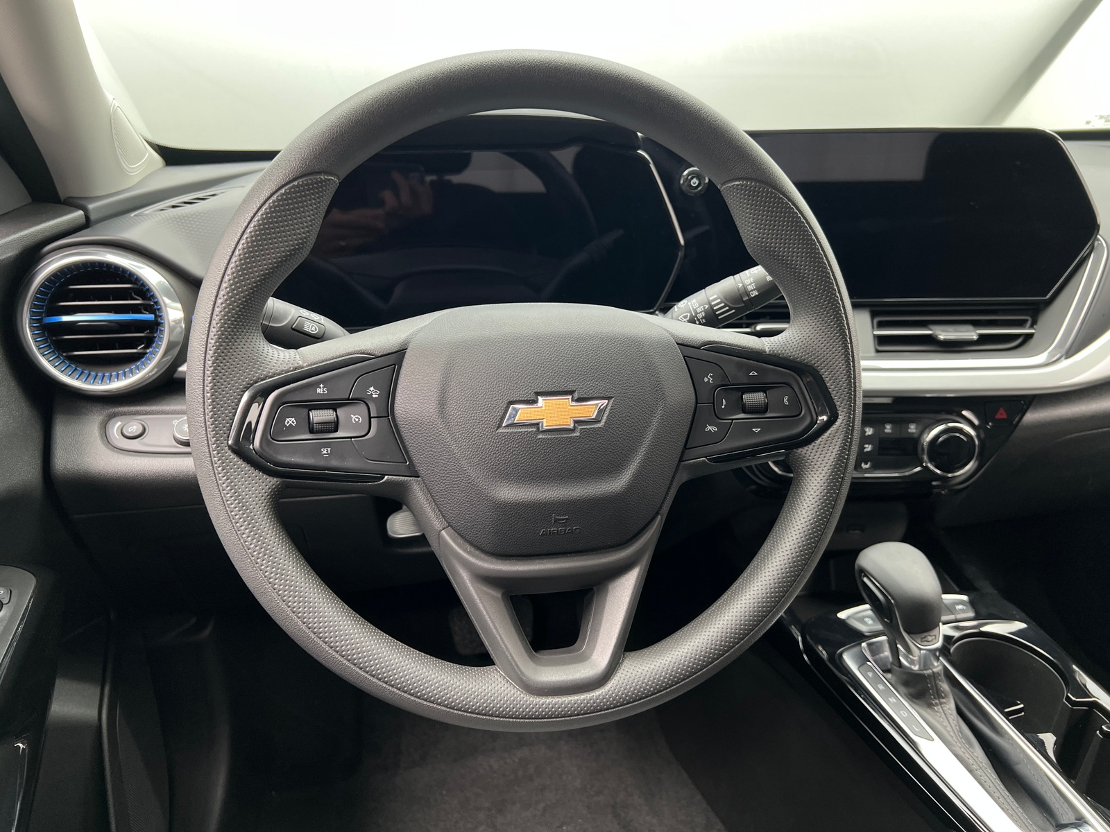 Thumbnail: 2025 Chevrolet Trax - 5