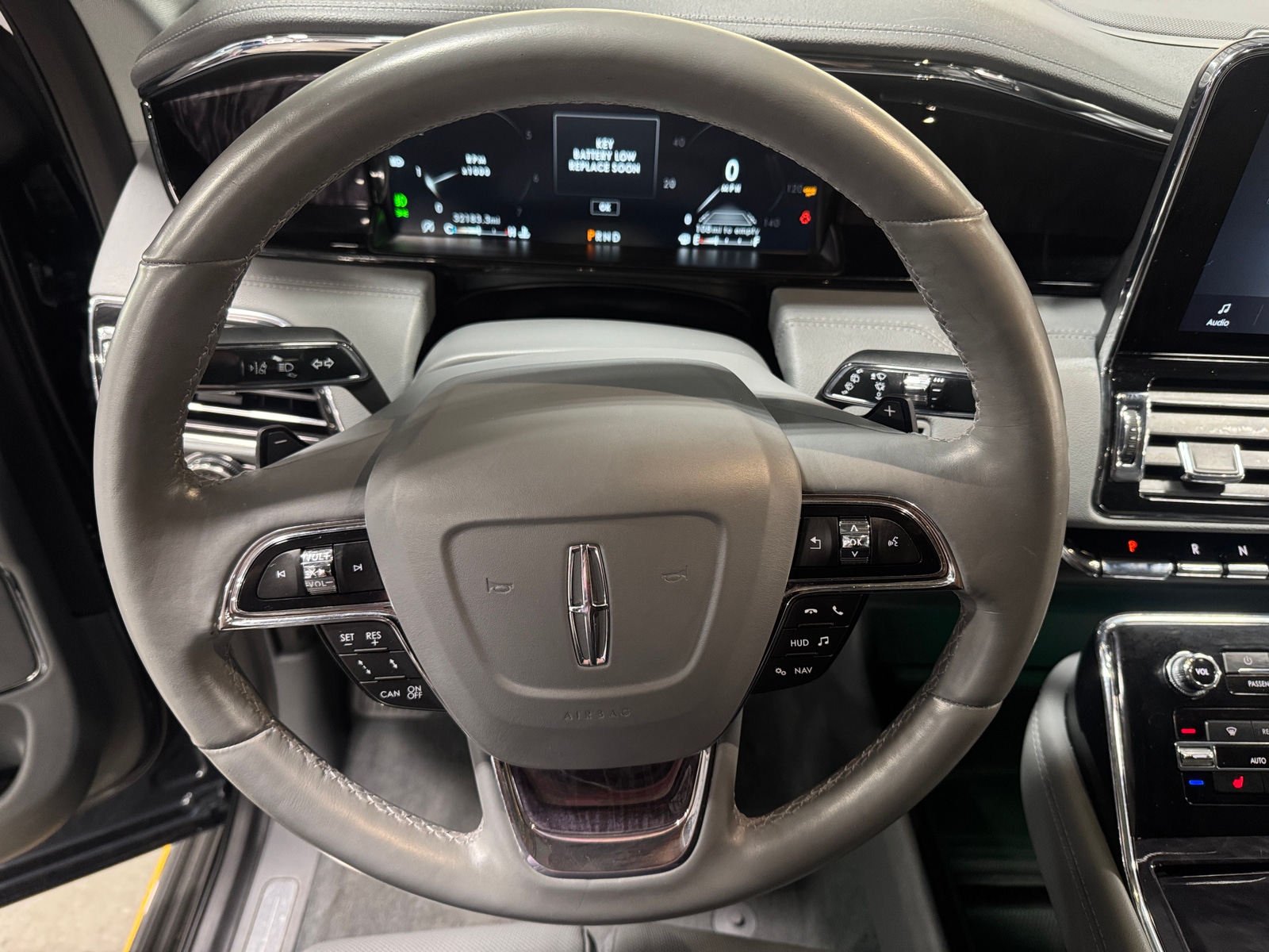 Thumbnail: 2021 Lincoln Navigator - 4