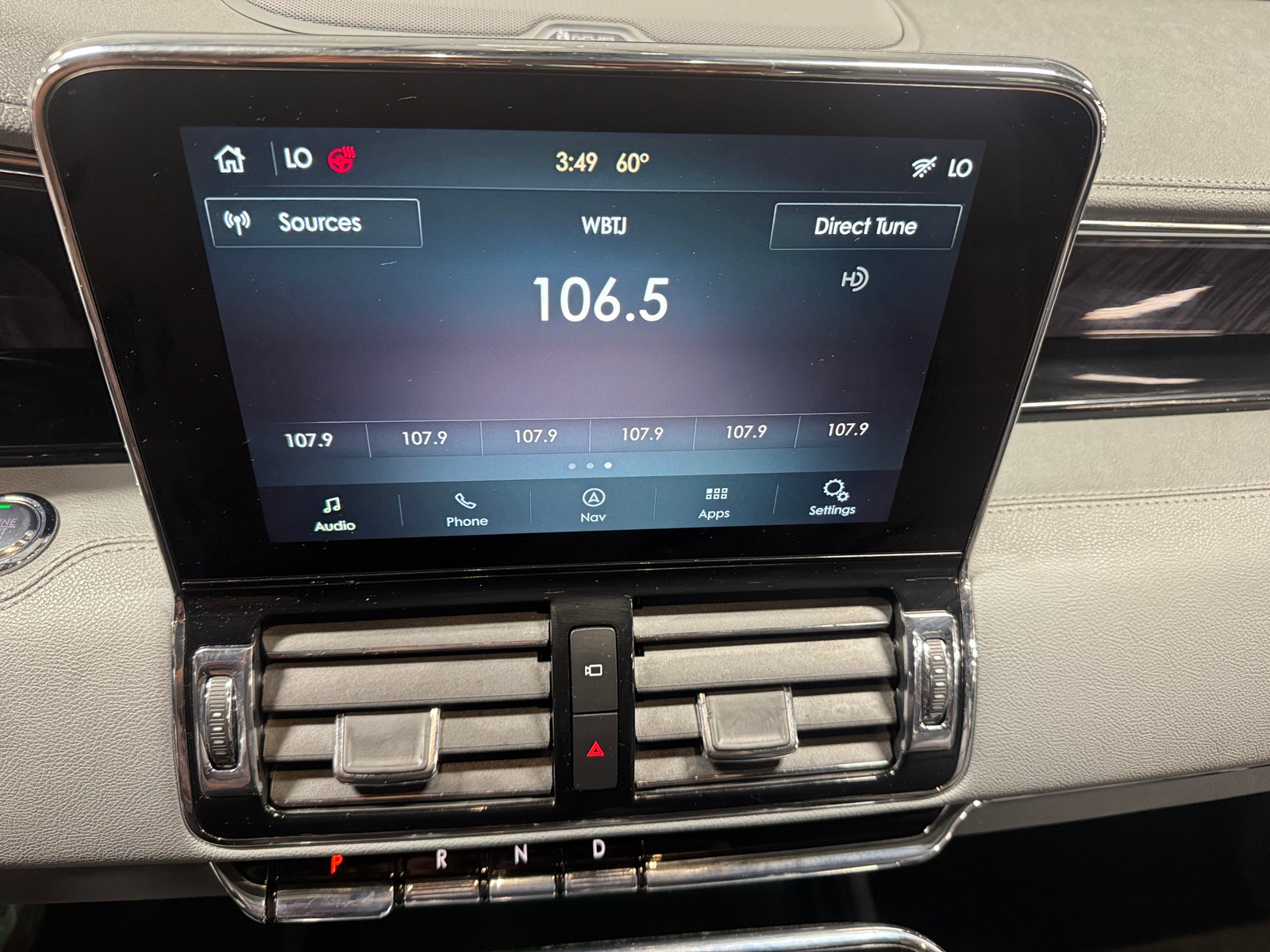 Thumbnail: 2021 Lincoln Navigator - 3