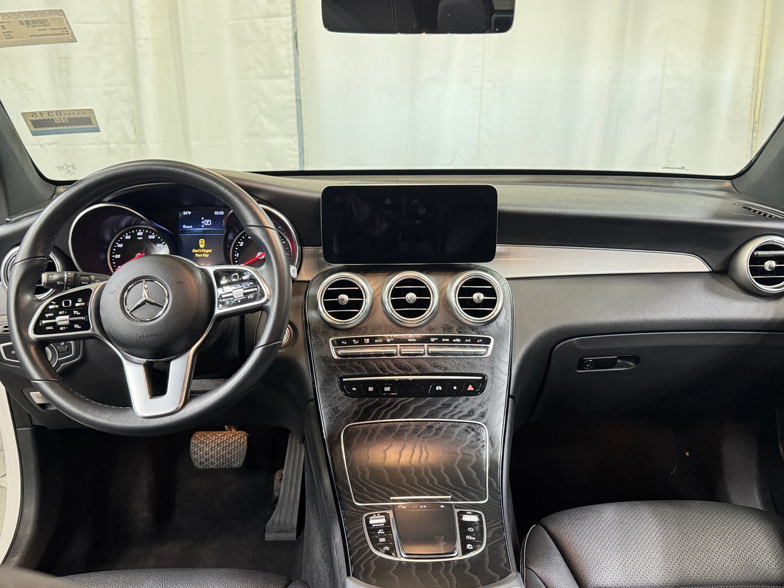 Thumbnail: 2022 Mercedes-Benz GLC - 2