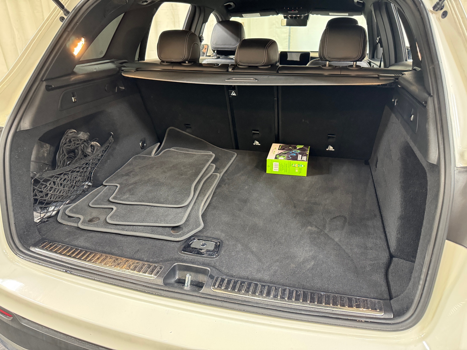 Thumbnail: 2022 Mercedes-Benz GLC - 6