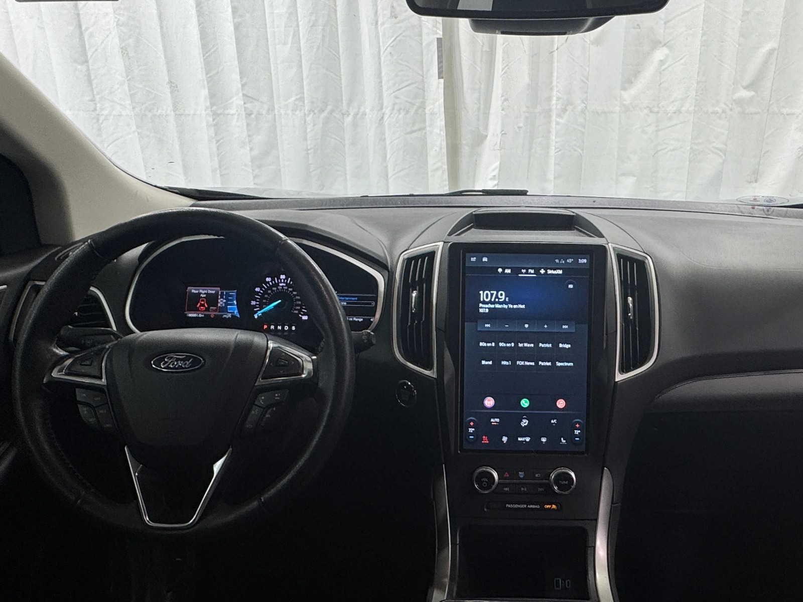 Thumbnail: 2021 Ford Edge - 2