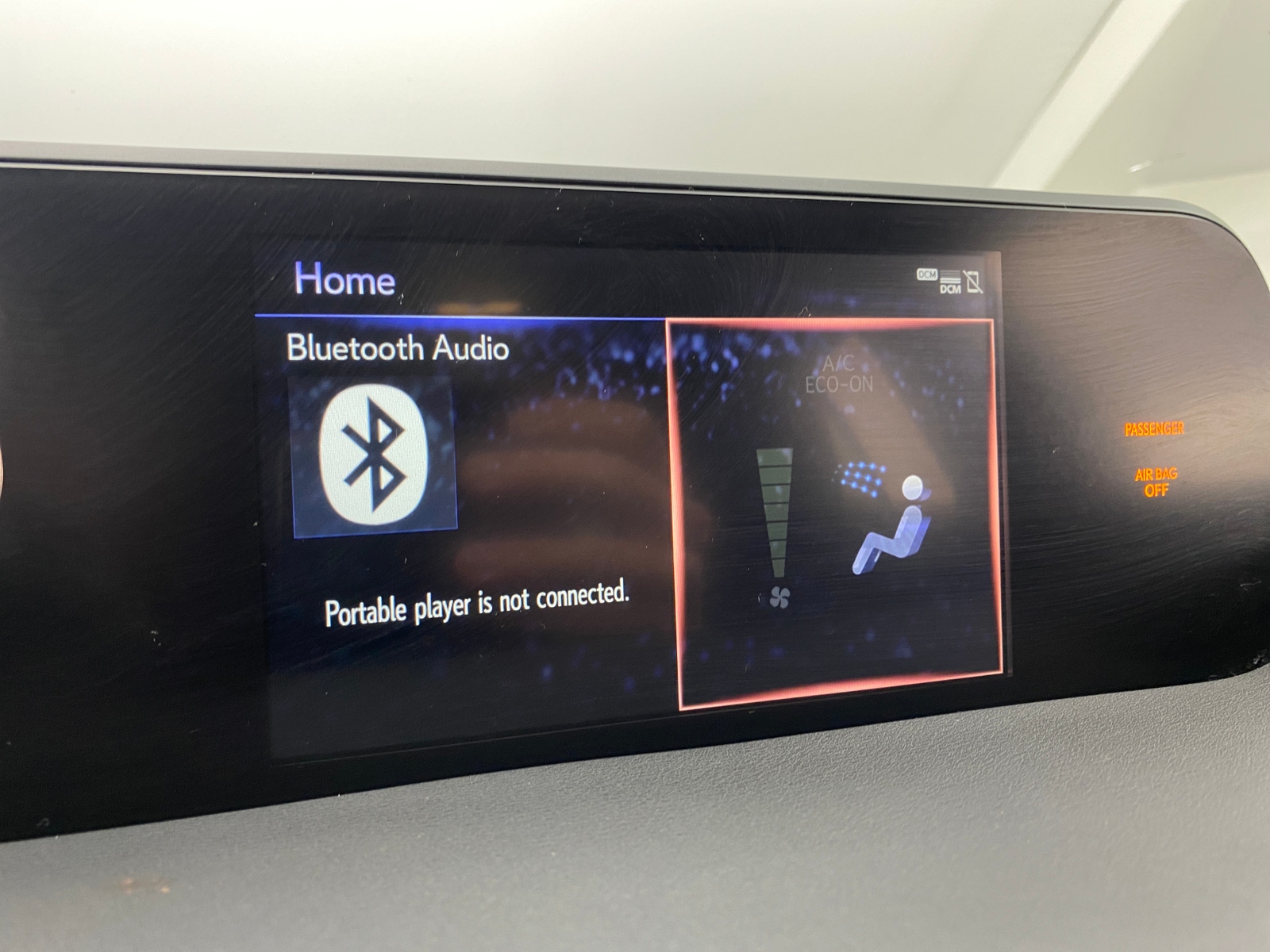 Thumbnail: 2019 Lexus UX - 3