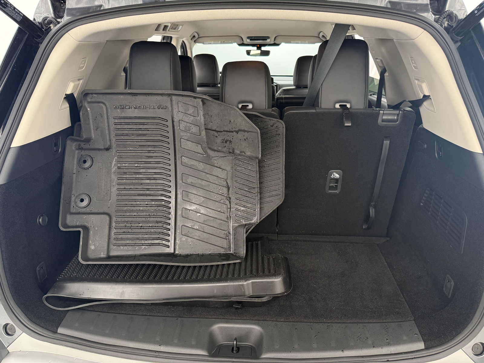 Thumbnail: 2024 Nissan Pathfinder - 6