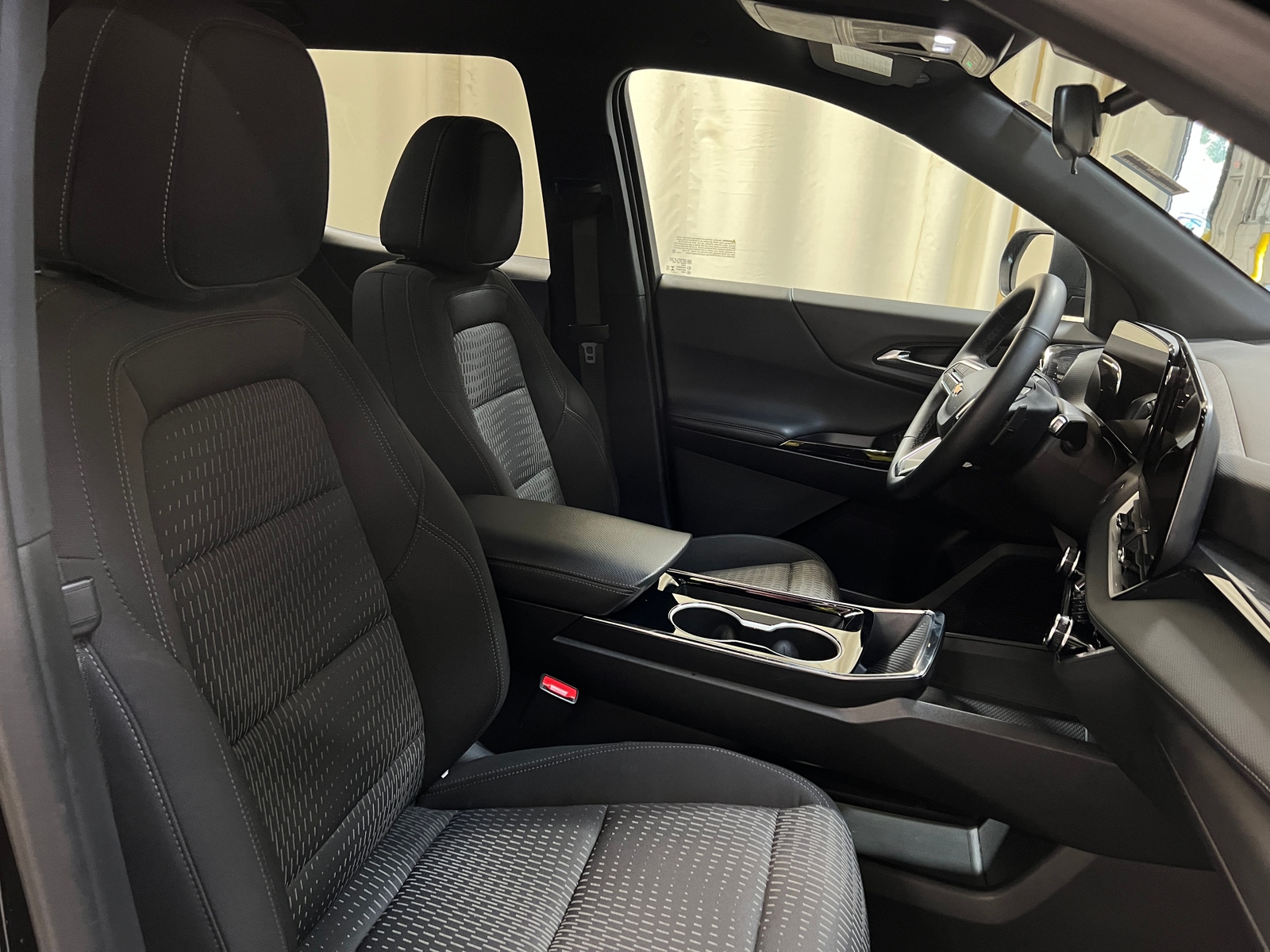 Thumbnail: 2025 Chevrolet Equinox - 2