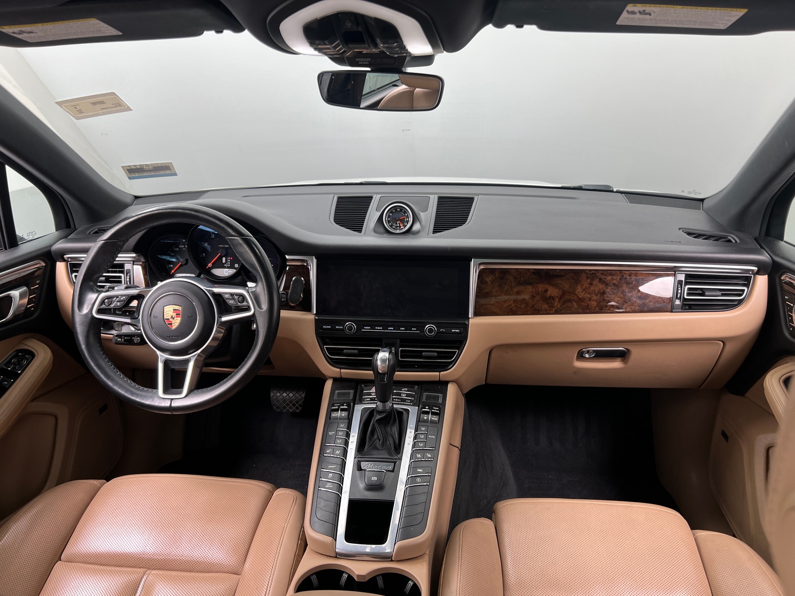 Thumbnail: 2020 Porsche Macan - 2