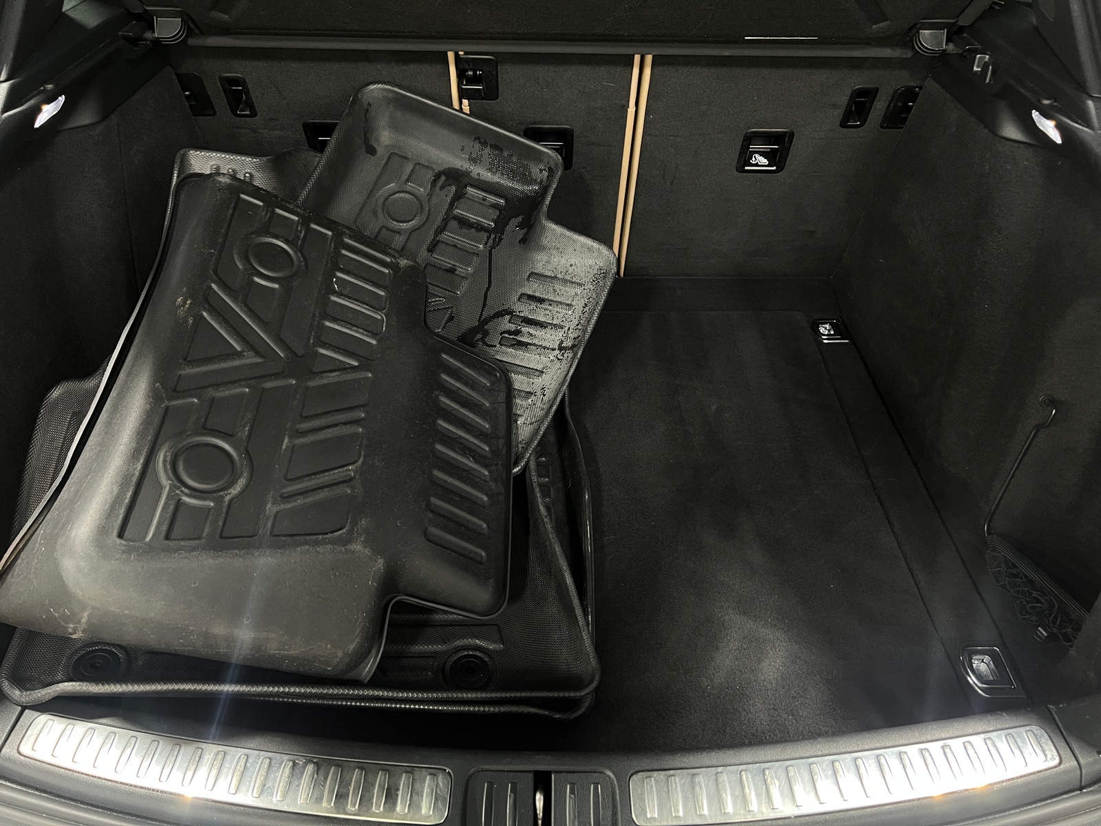 Thumbnail: 2020 Porsche Macan - 6