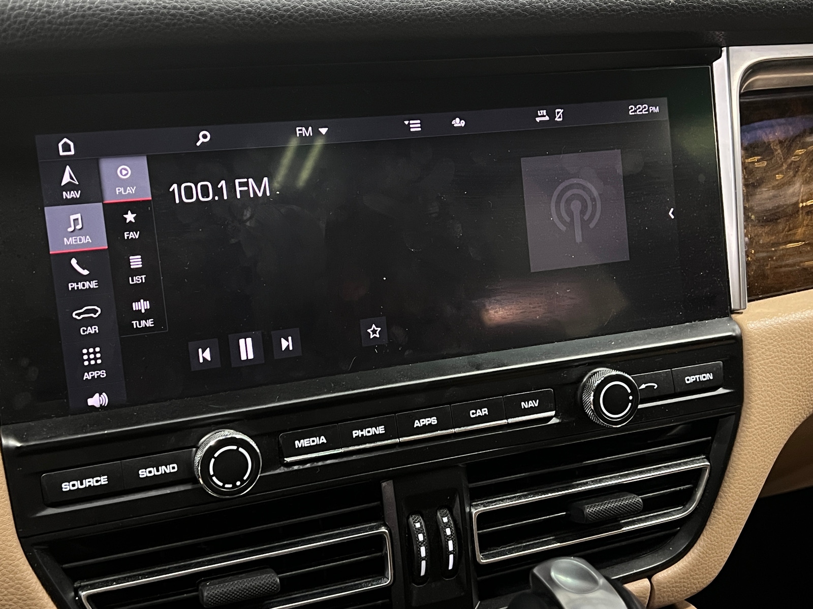 Thumbnail: 2020 Porsche Macan - 3