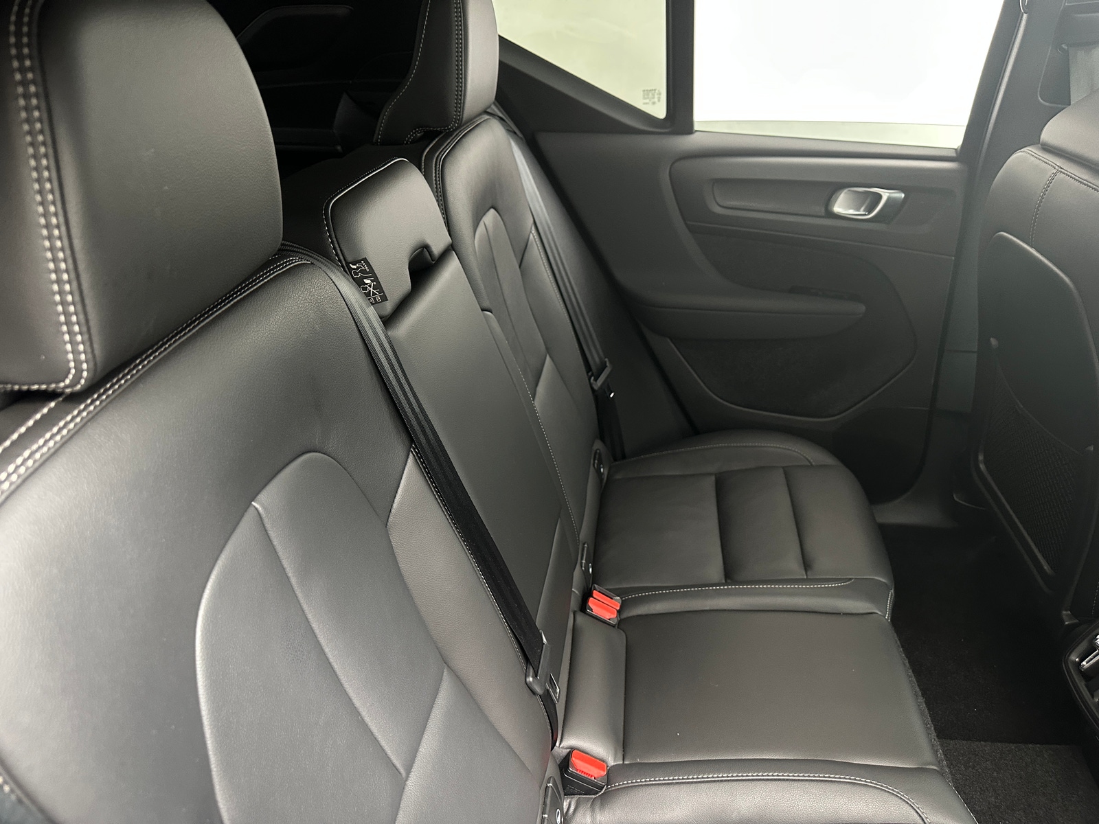 Thumbnail: 2025 Volvo XC40 - 5