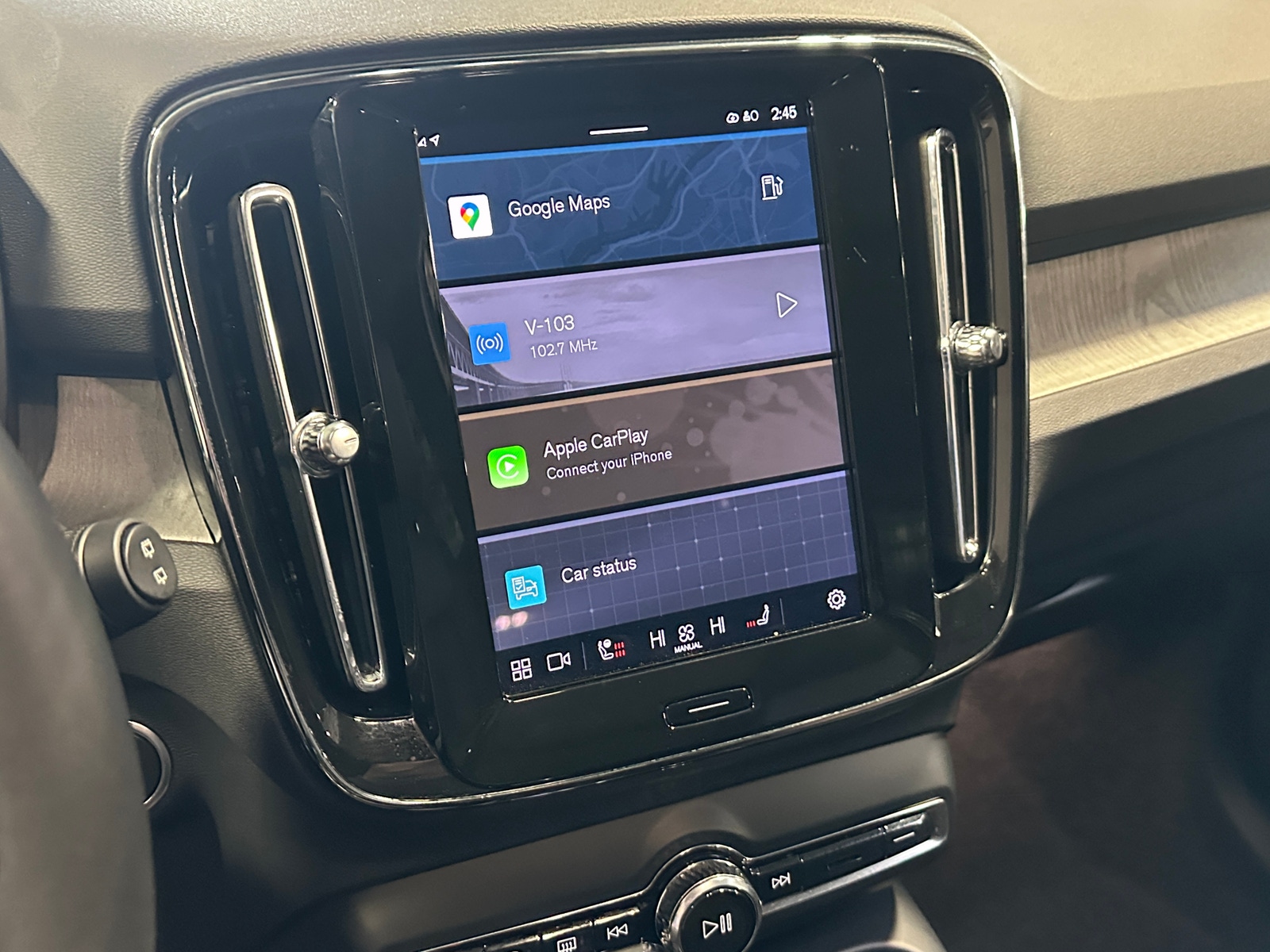 Thumbnail: 2025 Volvo XC40 - 3