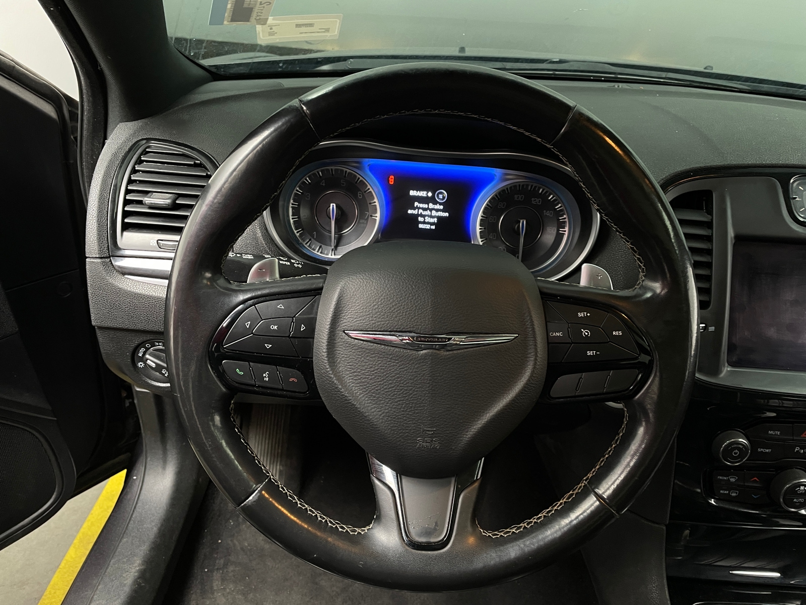 Thumbnail: 2022 Chrysler 300 - 4