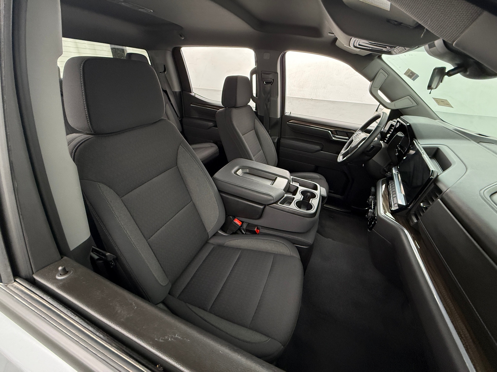 Thumbnail: 2025 Chevrolet Silverado 1500 - 2