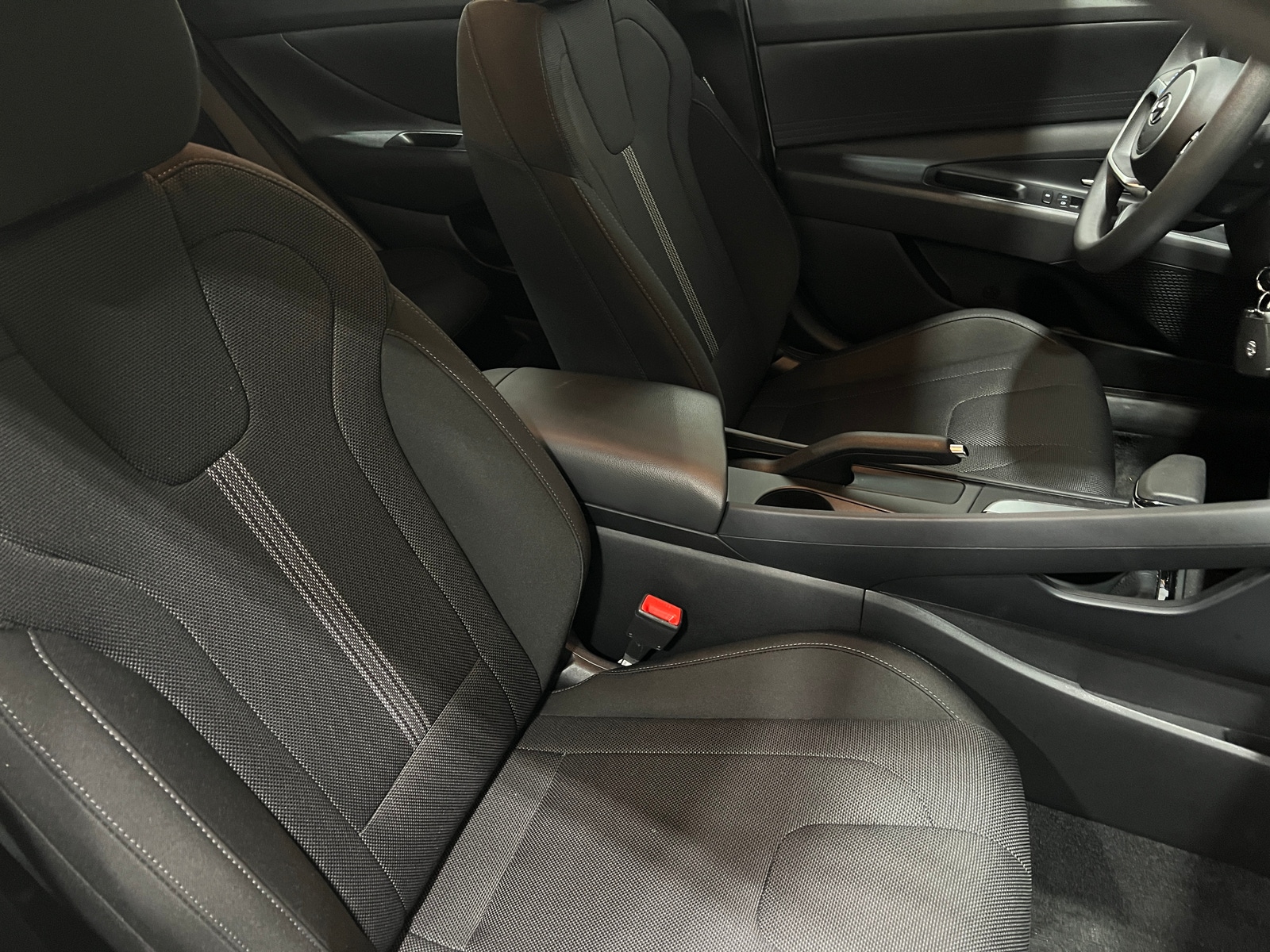 Thumbnail: 2022 Hyundai Elantra - 2