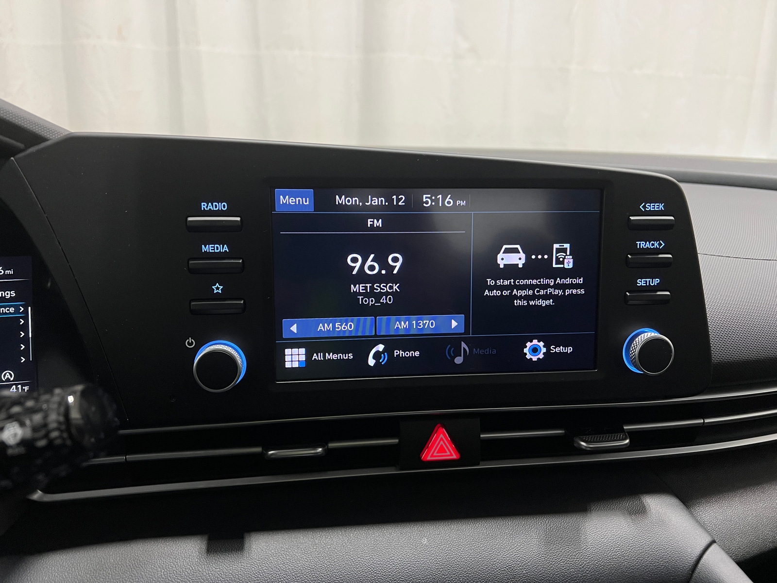 Thumbnail: 2022 Hyundai Elantra - 4