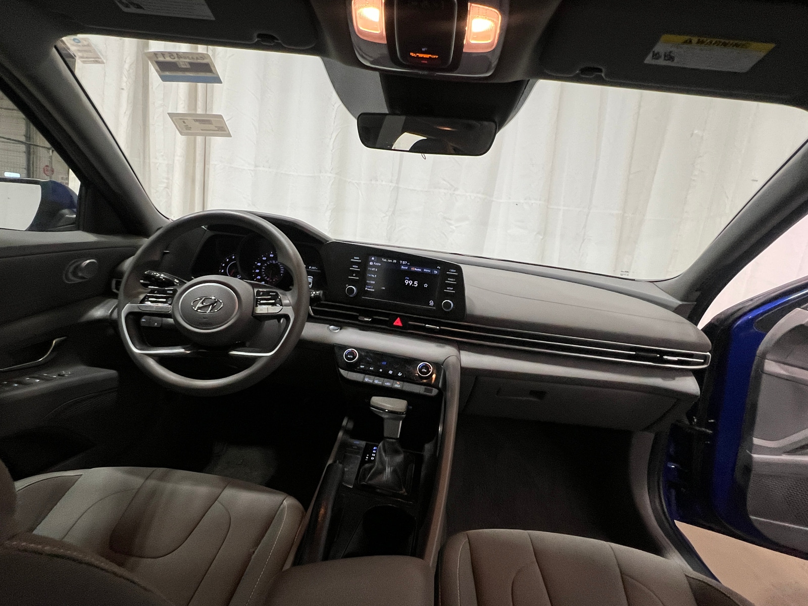 Thumbnail: 2023 Hyundai Elantra - 3