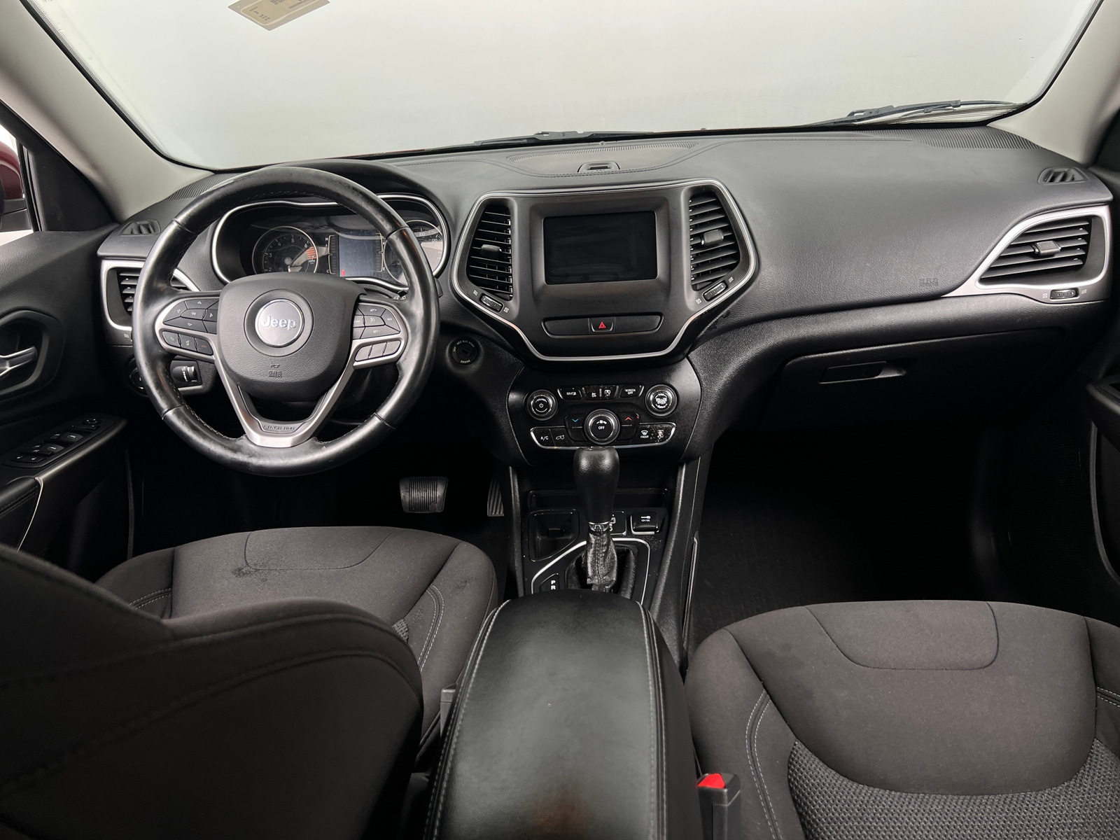 Thumbnail: 2019 Jeep Cherokee - 3