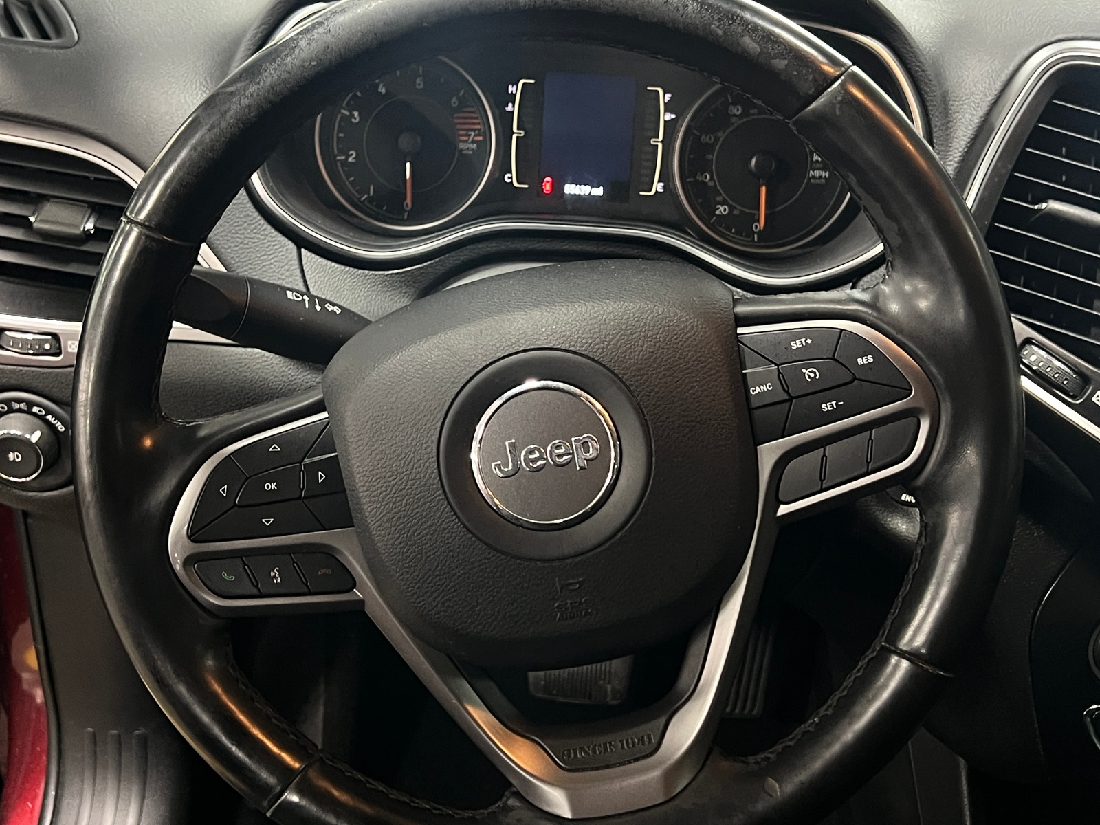 Thumbnail: 2019 Jeep Cherokee - 5