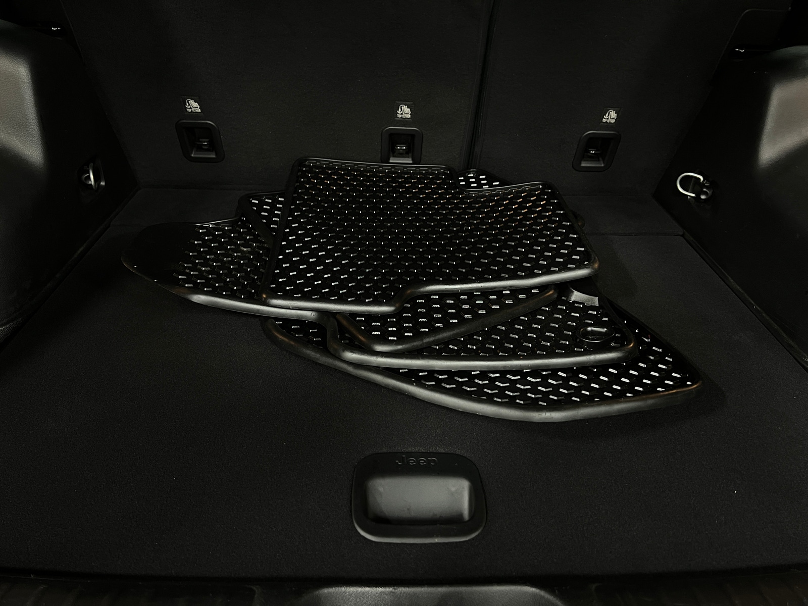 Thumbnail: 2019 Jeep Cherokee - 7