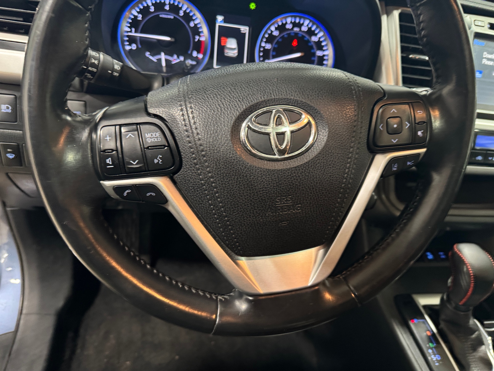 Thumbnail: 2017 Toyota Highlander - 4