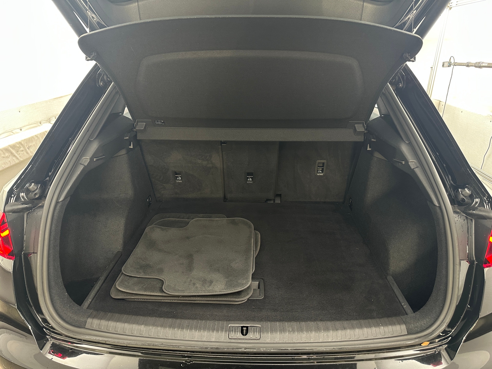 Thumbnail: 2020 Audi Q3 - 6