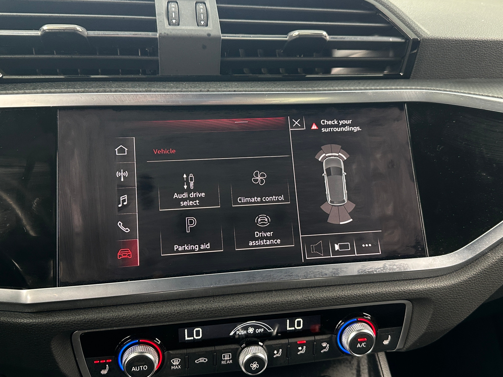 Thumbnail: 2020 Audi Q3 - 3