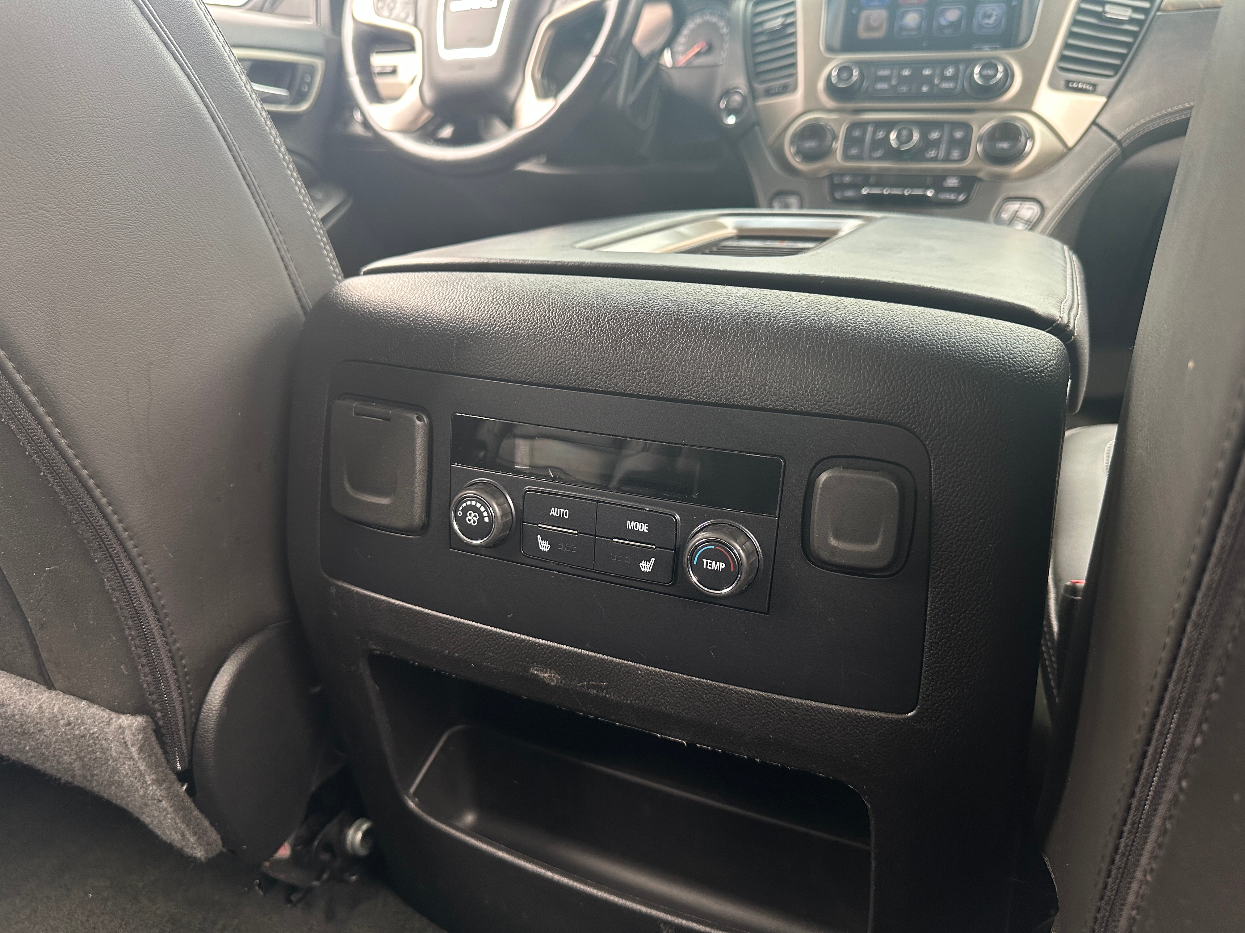 2018 GMC Yukon Denali - Photo 6