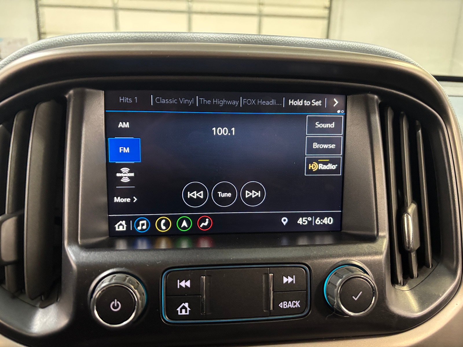 Thumbnail: 2021 Chevrolet Colorado - 3