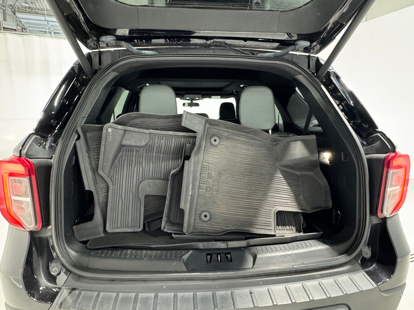 Thumbnail: 2022 Ford Explorer - 6