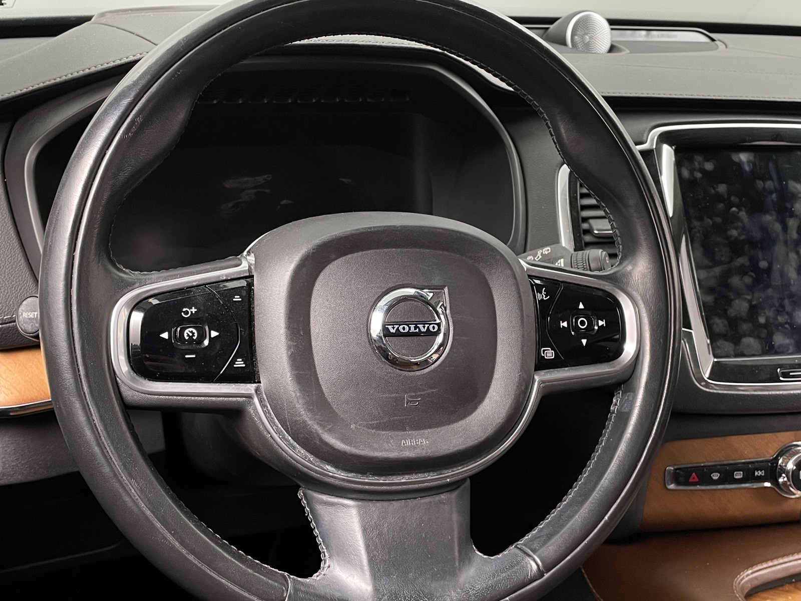 Thumbnail: 2018 Volvo XC90 - 4