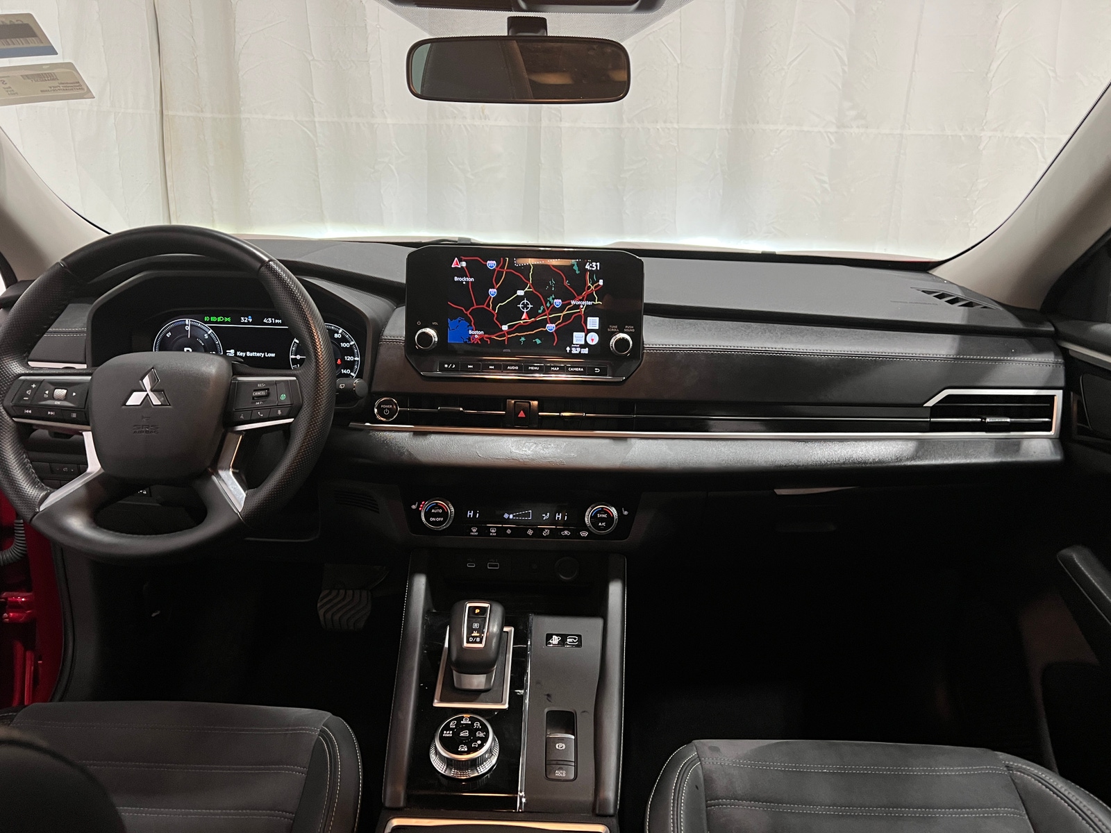 Thumbnail: 2023 Mitsubishi Outlander - 2