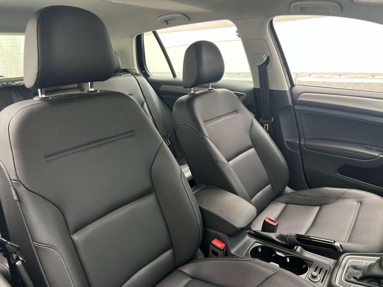 Thumbnail: 2017 Volkswagen Golf - 2