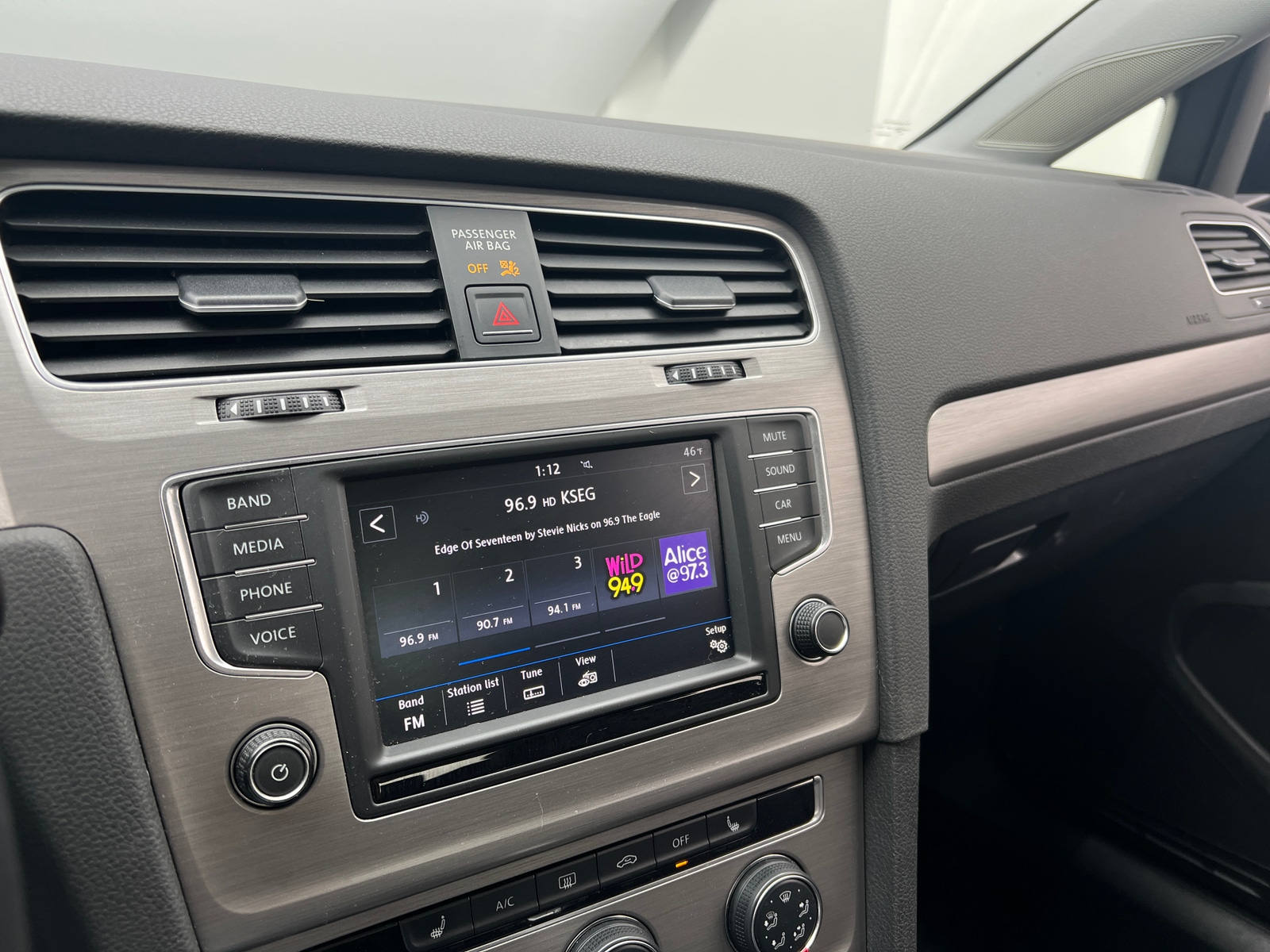 Thumbnail: 2017 Volkswagen Golf - 4