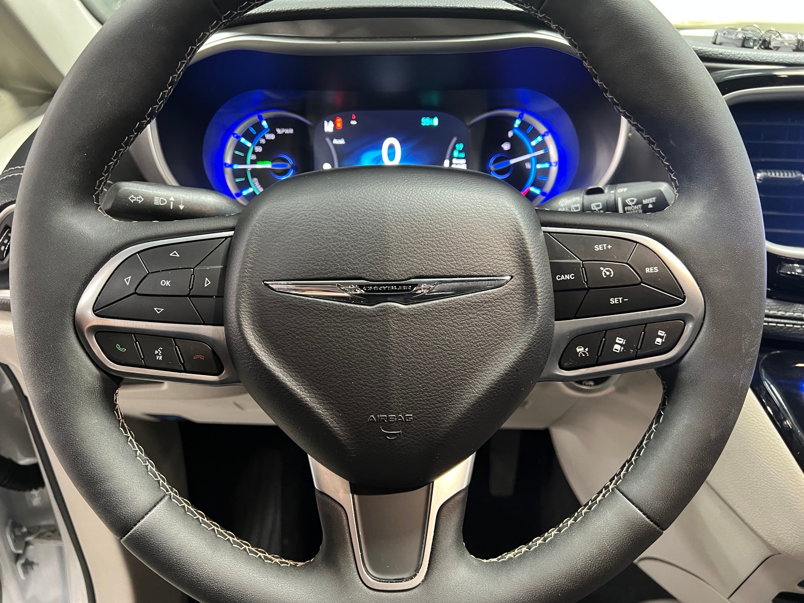 Thumbnail: 2024 Chrysler Pacifica - 4