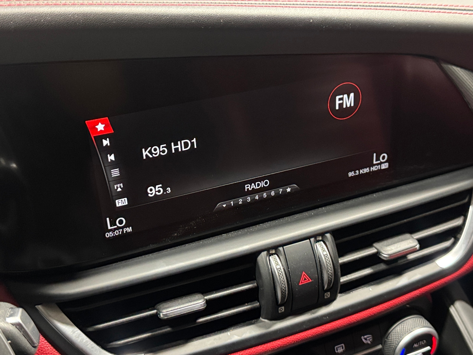 Thumbnail: 2019 Alfa Romeo Giulia - 3