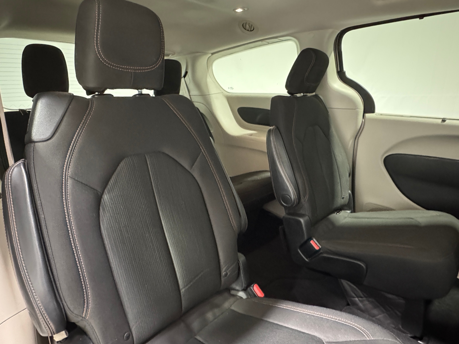 Thumbnail: 2018 Chrysler Pacifica - 6