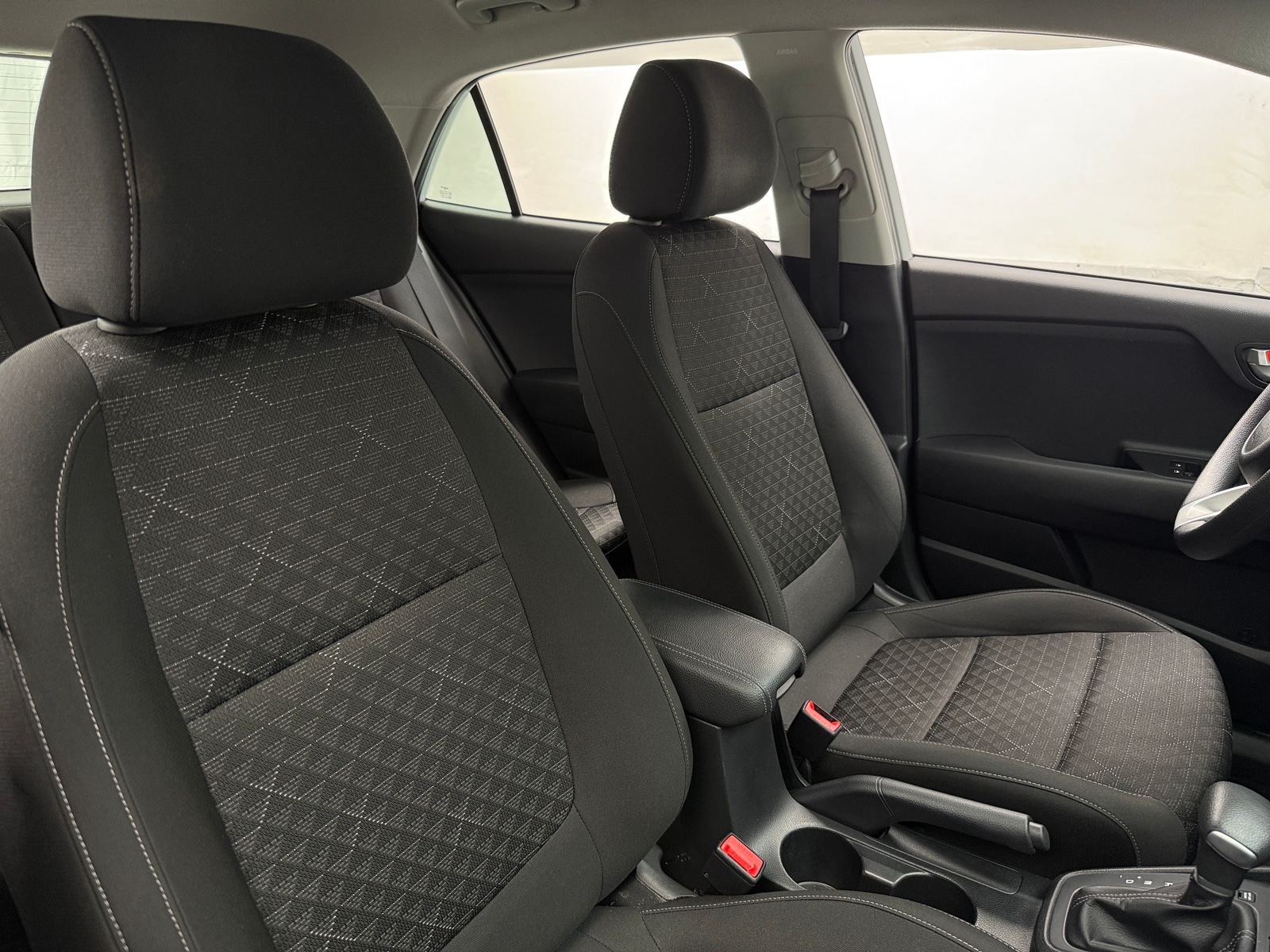 Thumbnail: 2022 Kia Rio - 2