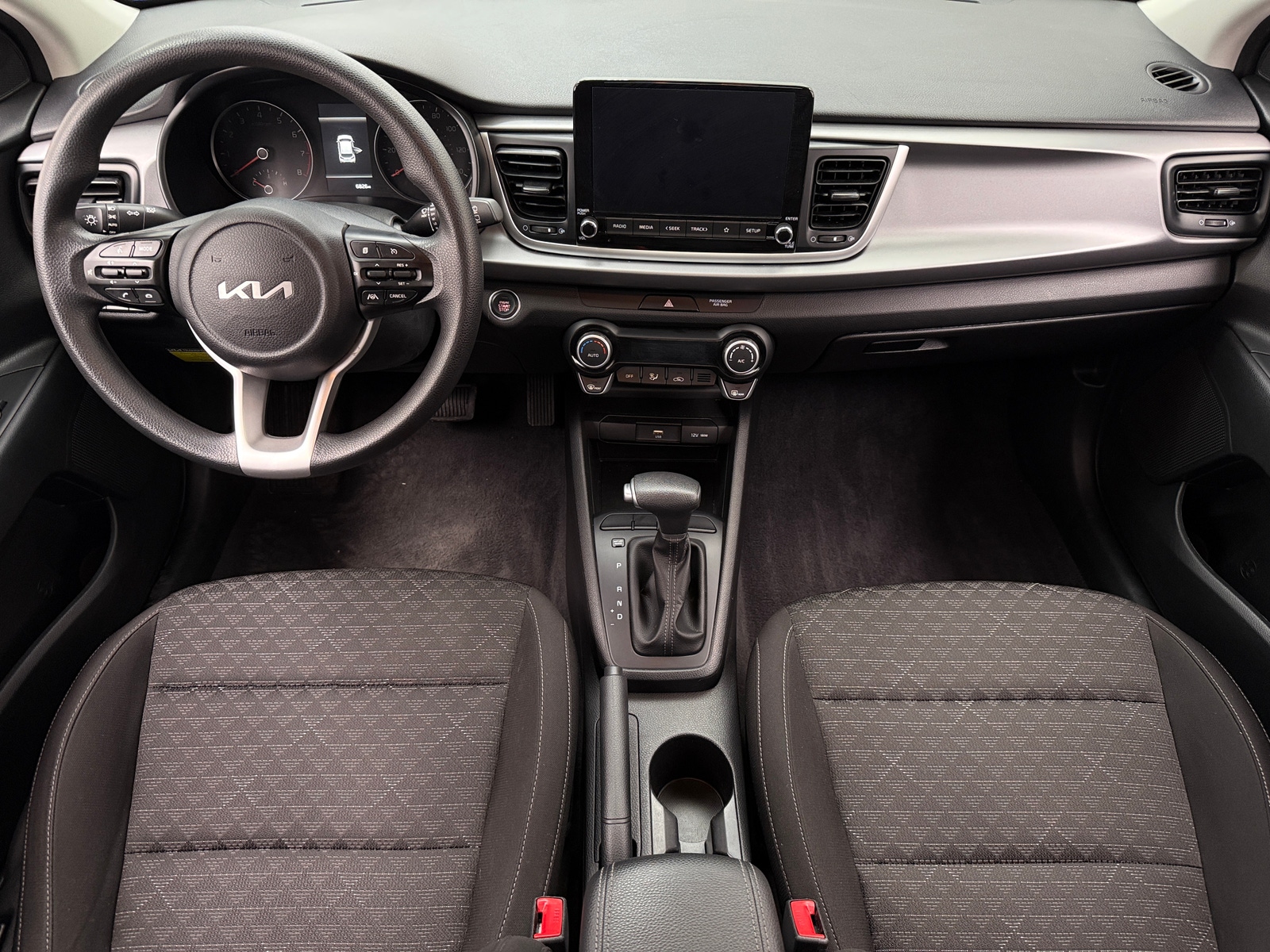 Thumbnail: 2022 Kia Rio - 3