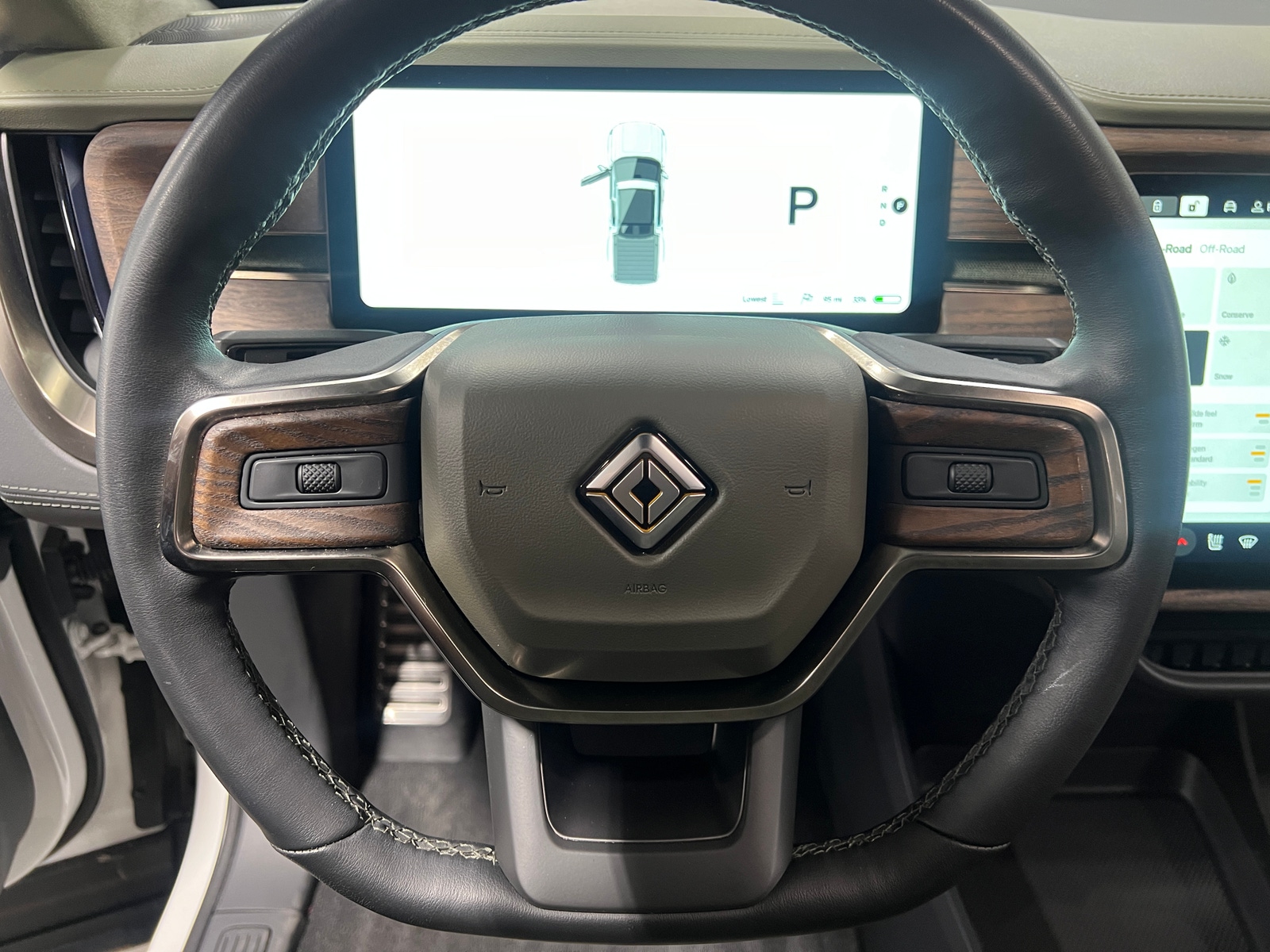 Thumbnail: 2022 Rivian R1T - 4