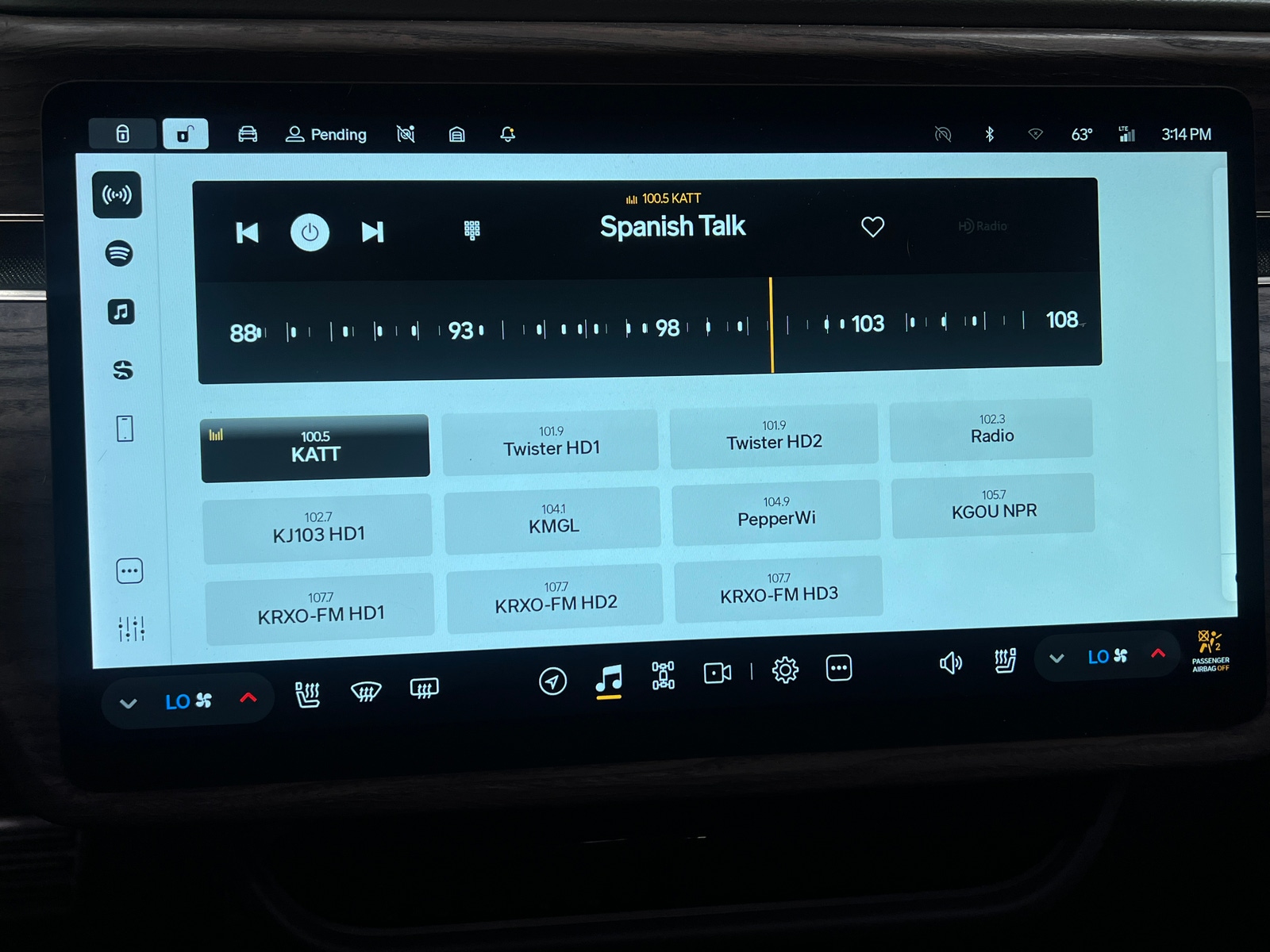 Thumbnail: 2022 Rivian R1T - 3