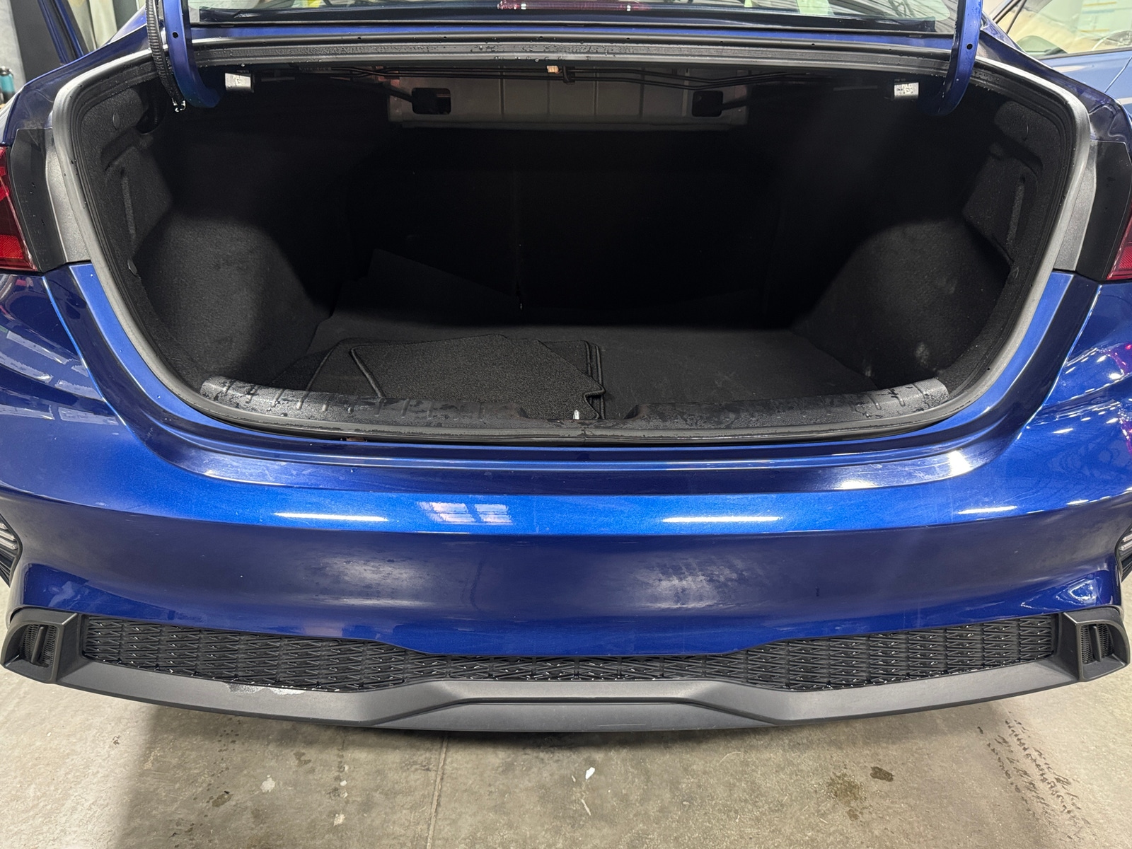 Thumbnail: 2023 Kia Forte - 7