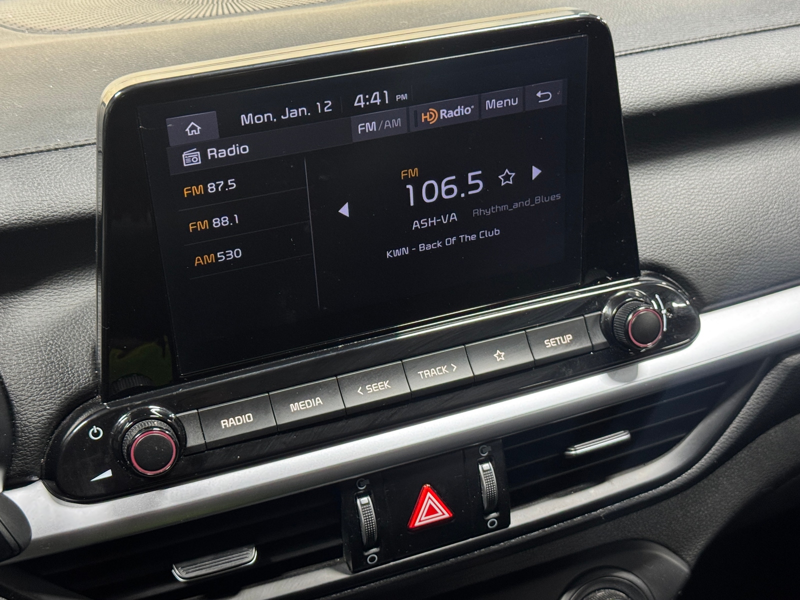 Thumbnail: 2023 Kia Forte - 4