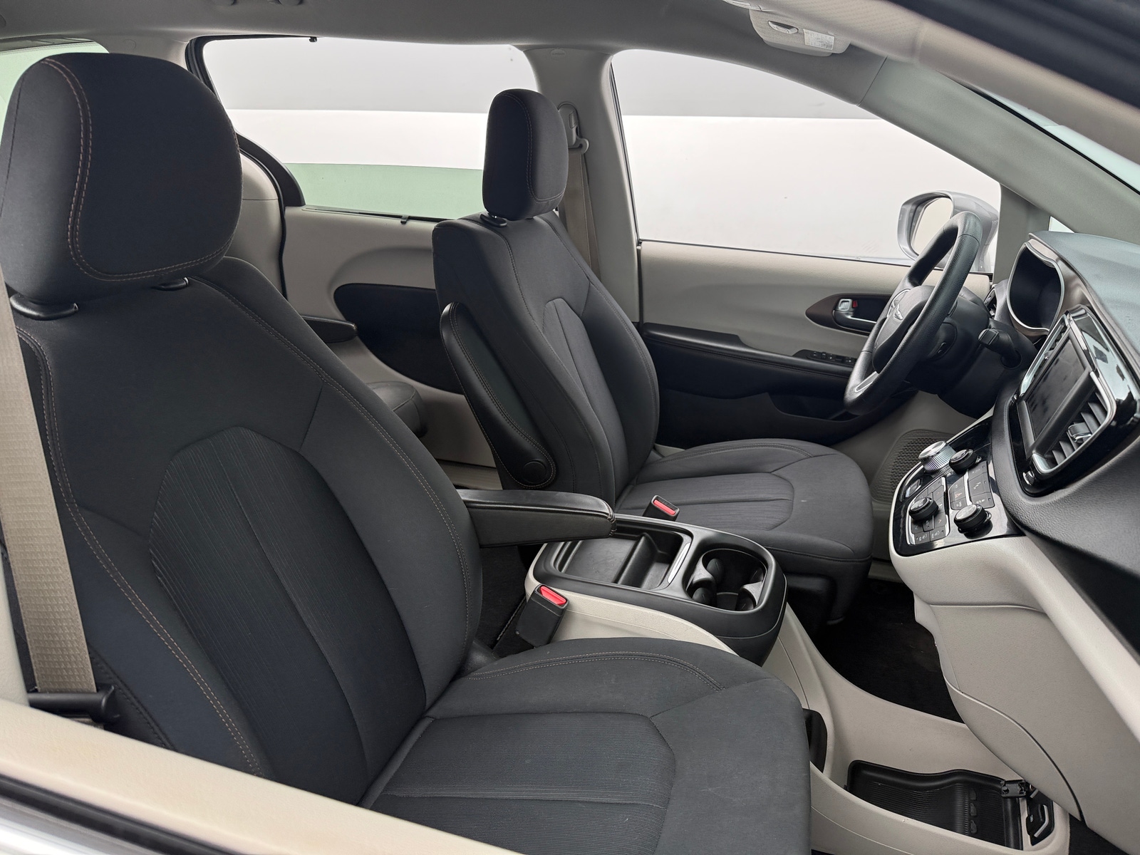 Thumbnail: 2019 Chrysler Pacifica - 2