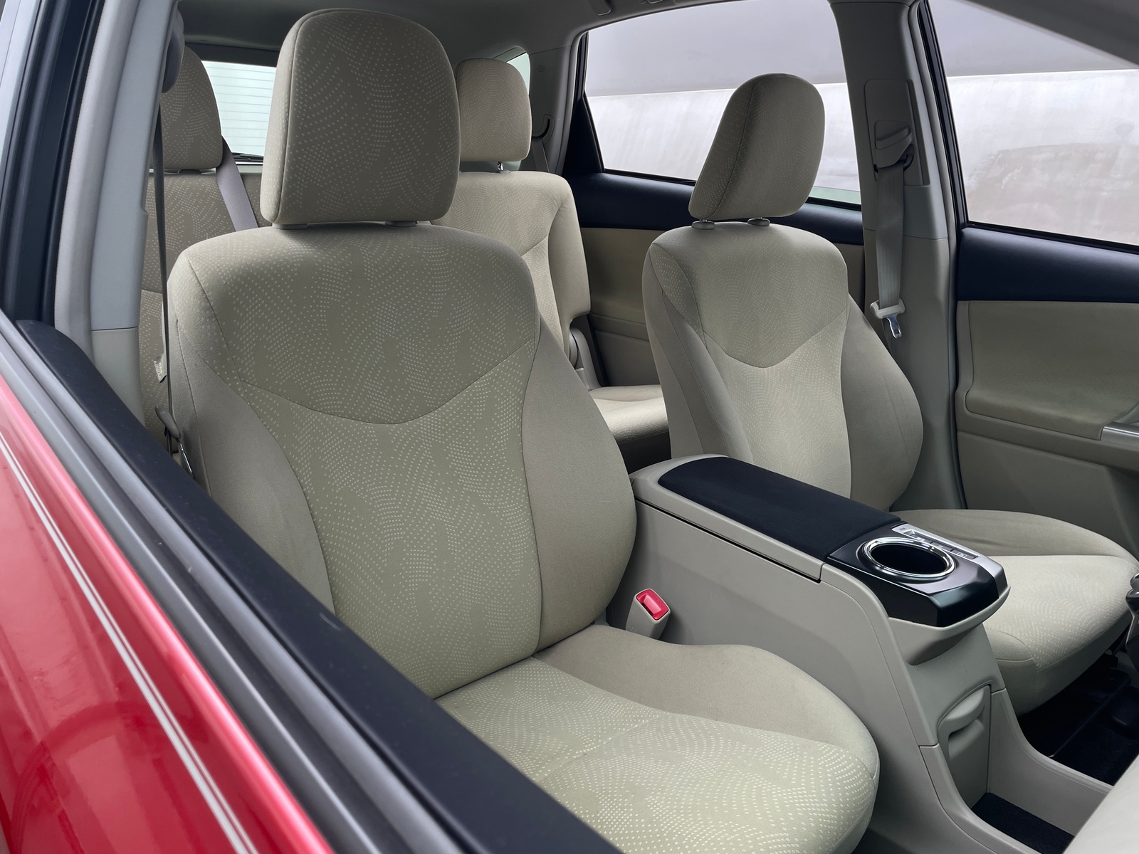 Thumbnail: 2014 Toyota Prius v - 2