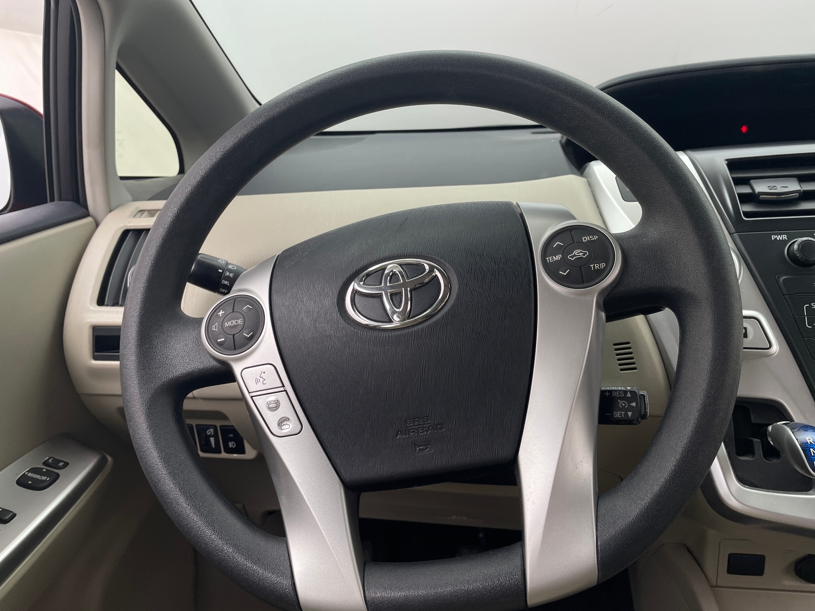 Thumbnail: 2014 Toyota Prius v - 5